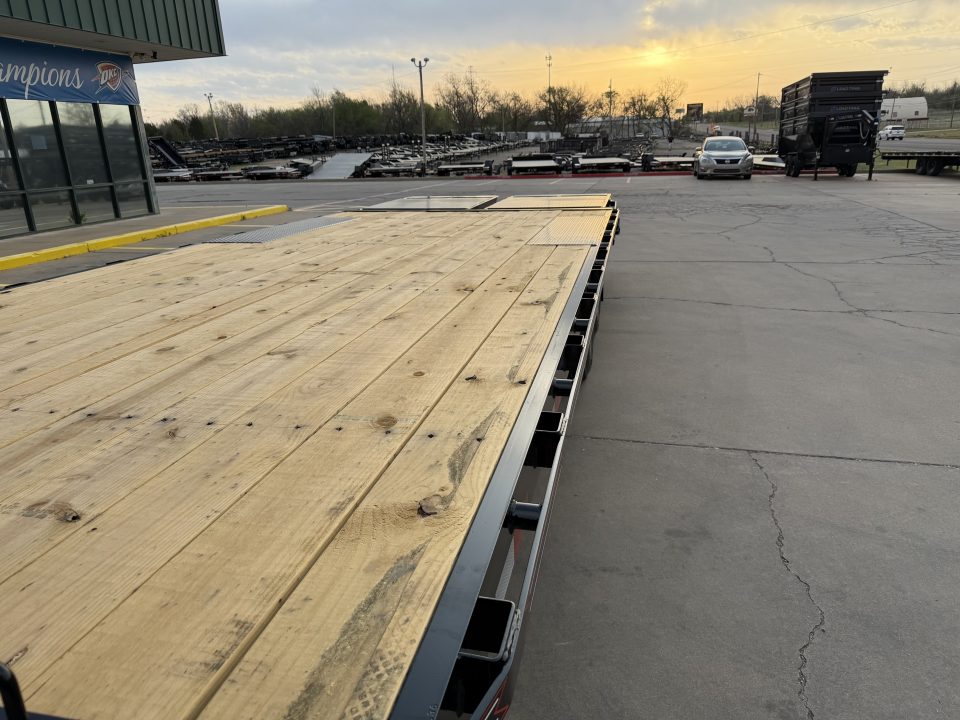 New #037636 2026 DIAMOND T DO160 24 X 102 TANDEM AXLE BUMPER PULL DECKOVER 16K TRAILER W/ MAXX RAMPS & 14 PLY TIRES