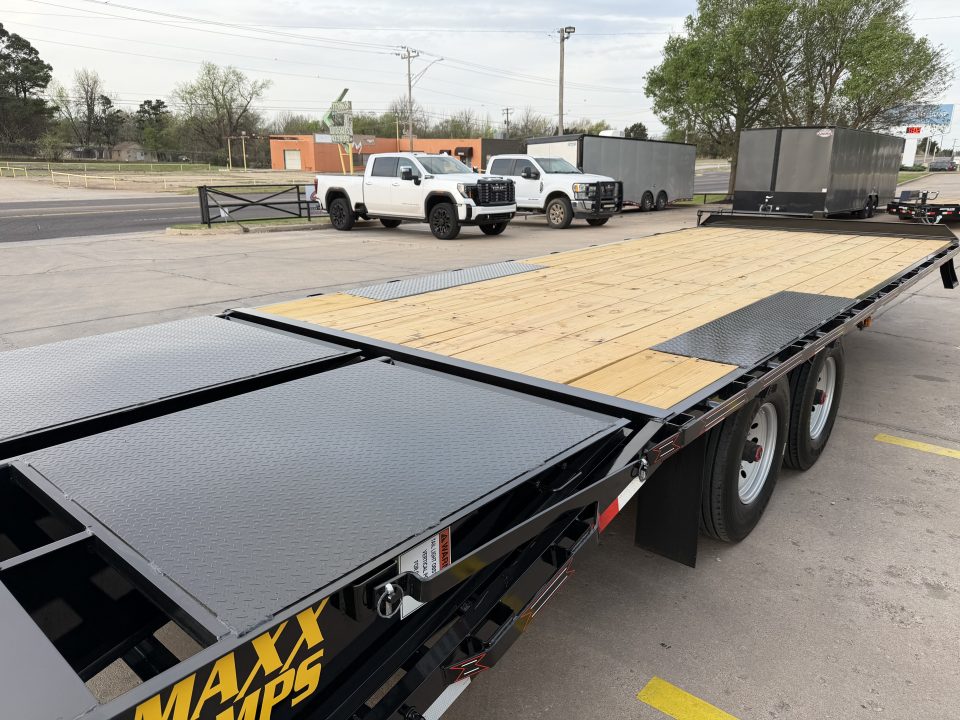New #037636 2026 DIAMOND T DO160 24 X 102 TANDEM AXLE BUMPER PULL DECKOVER 16K TRAILER W/ MAXX RAMPS & 14 PLY TIRES