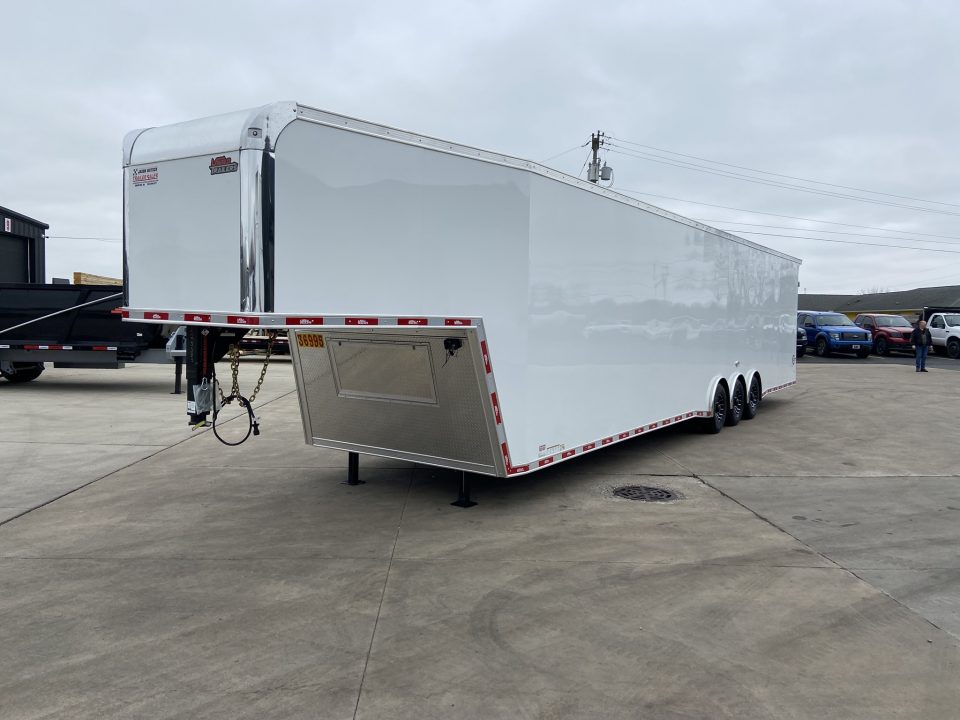 New United UXGN-8.5X46 Car Trailer