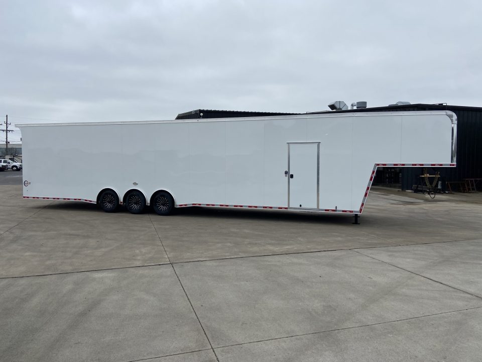 New United UXGN-8.5X46 Car Trailer