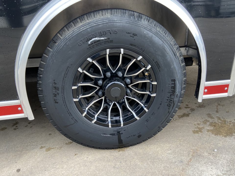 New United UAT PREM 8.5X24 Racing Trailer