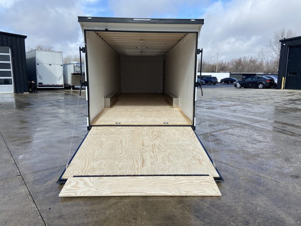 New United UAT CLA-8.5X28 Racing Trailer