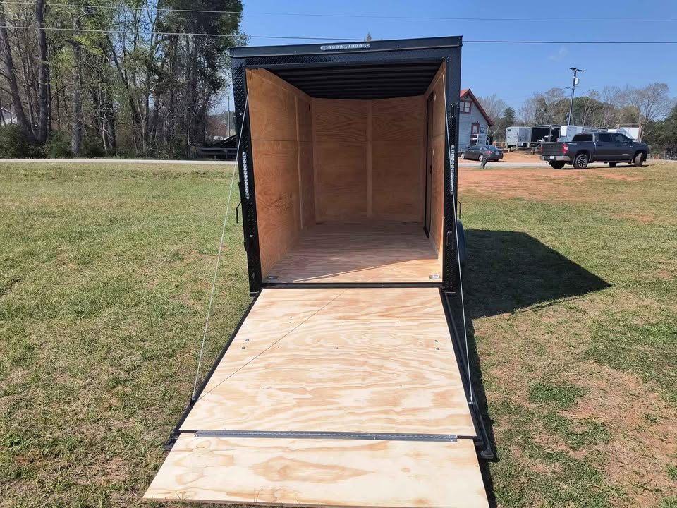 New DIAMOND CARGO 6 x 12 SA Cargo / Enclosed Trailer