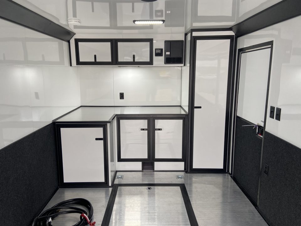 New United UAT PREM-8.5X28 Racing Trailer