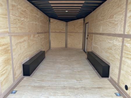 New United UJ-8.5X18 Enclosed Trailer