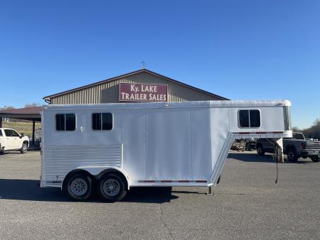 Used 2006 Featherlite Trailers 8541- 2 HR Horse Trailer