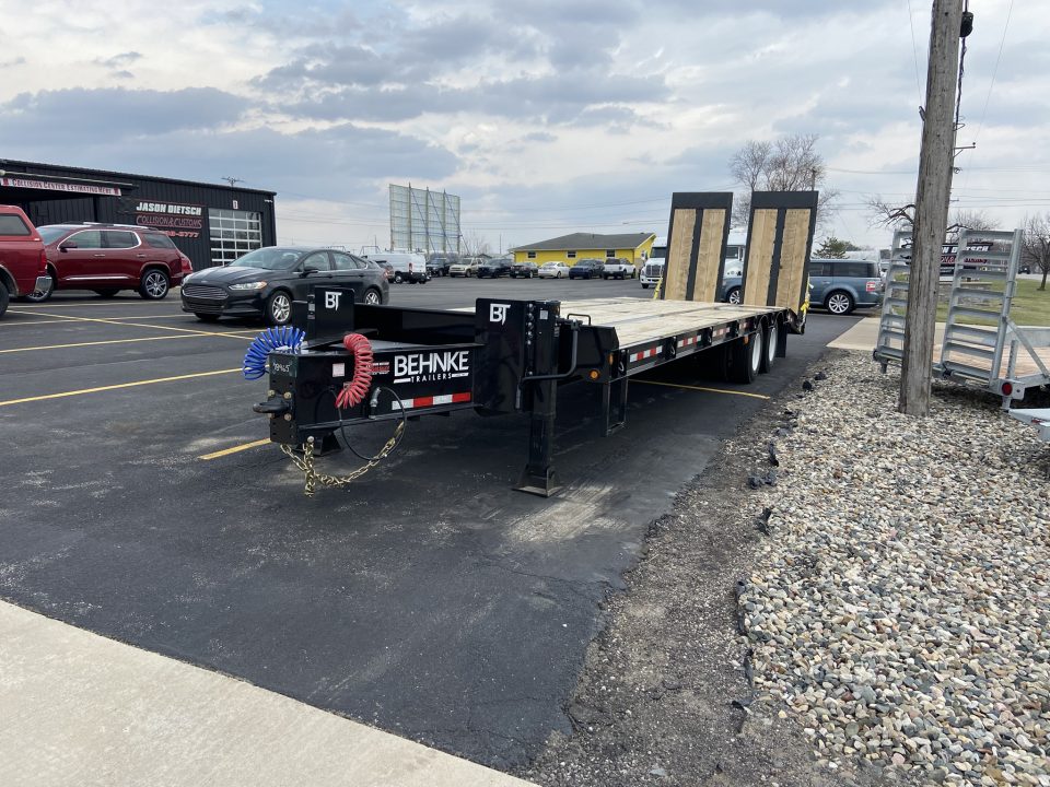 New B&B 8X31 Flatbed Trailer