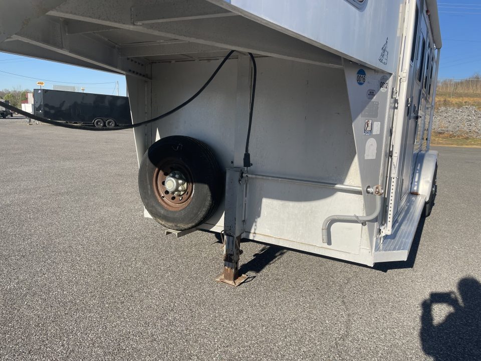 Used 2002 Sooner 3 H Horse Trailer