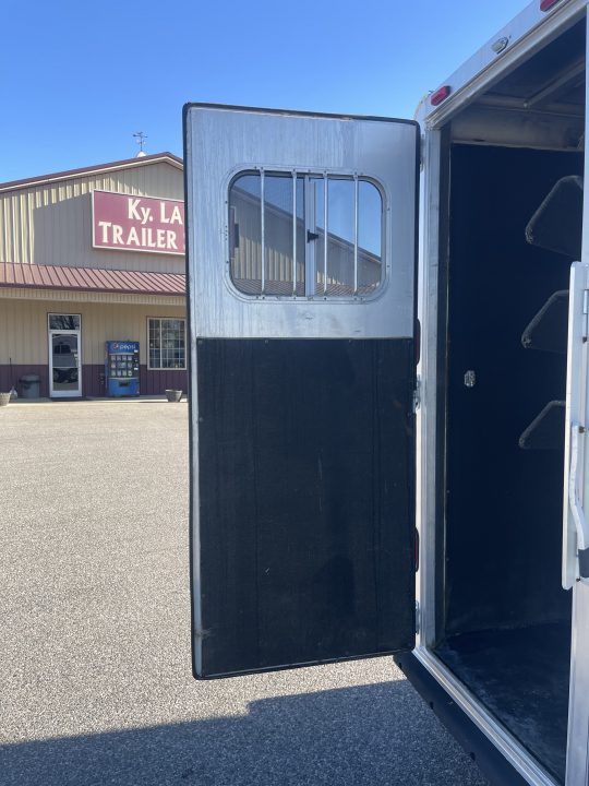 Used 2002 Sooner 3 H Horse Trailer