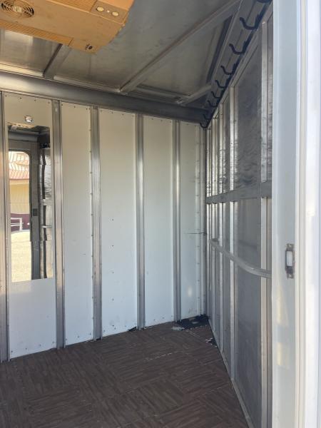 Used 2002 Sooner 3 H Horse Trailer