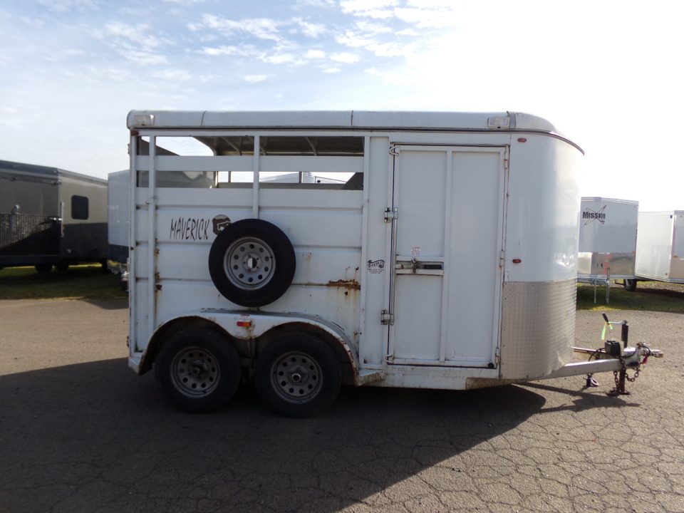 Used 2014 Snake River Maverick 2H Slant Stock Side Horse Trailer
