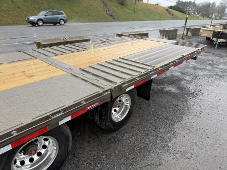New 2026 Diamond C FMAX212 GOOSENECK TRAILER HYDRO DOVE & JACKS ALUMINUM OUTER RIMS