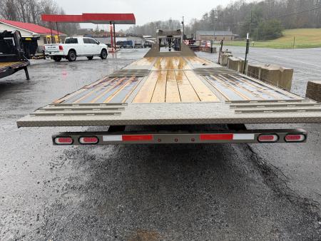 New 2026 Diamond C FMAX212 GOOSENECK TRAILER HYDRO DOVE & JACKS ALUMINUM OUTER RIMS