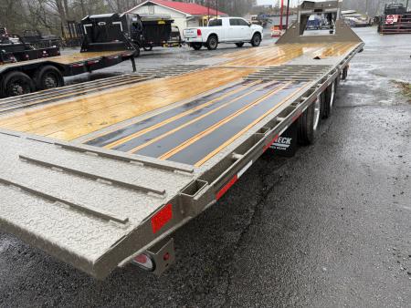 New 2026 Diamond C FMAX212 GOOSENECK TRAILER HYDRO DOVE & JACKS ALUMINUM OUTER RIMS