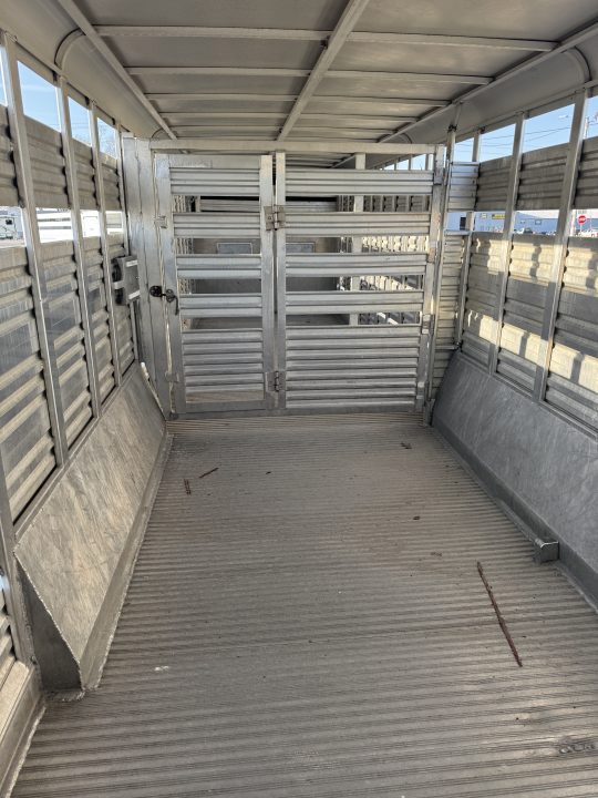 Used 2000 Kiefer Manufacturing A2G728 Gooseneck Bodies