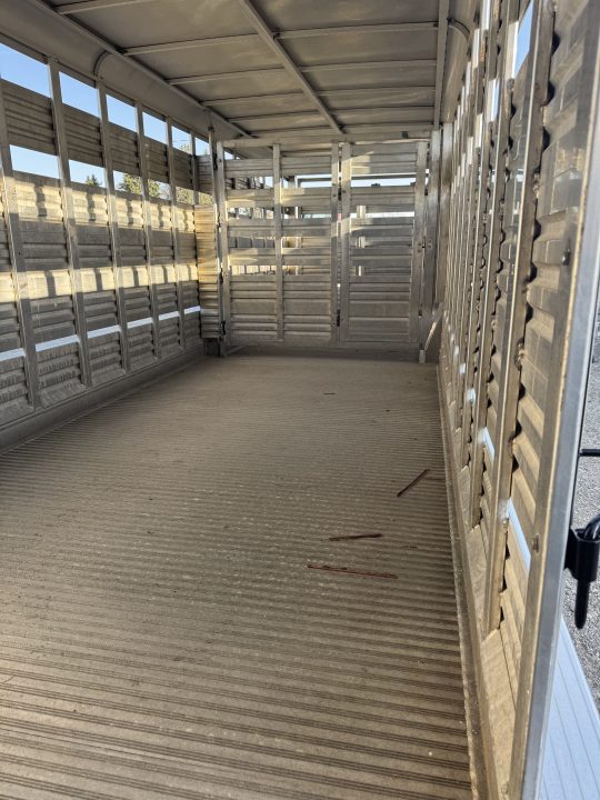 Used 2000 Kiefer Manufacturing A2G728 Gooseneck Bodies