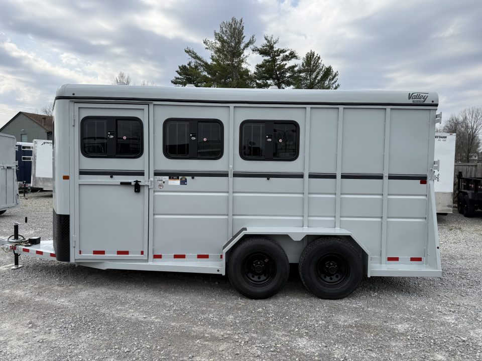 New 2026 Valley Trailers 3 Horse Slant Load w/ Ramp 7'6" Tall