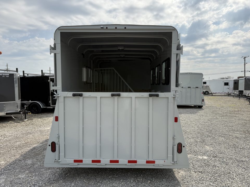 New 2026 Valley Trailers 3 Horse Slant Load w/ Ramp 7'6" Tall
