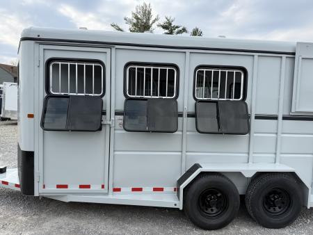 New 2026 Valley Trailers 3 Horse Slant Load w/ Ramp 7'6" Tall