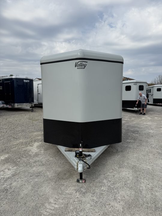 New 2026 Valley Trailers 2 Horse Slant Load Deluxe 7' Tall