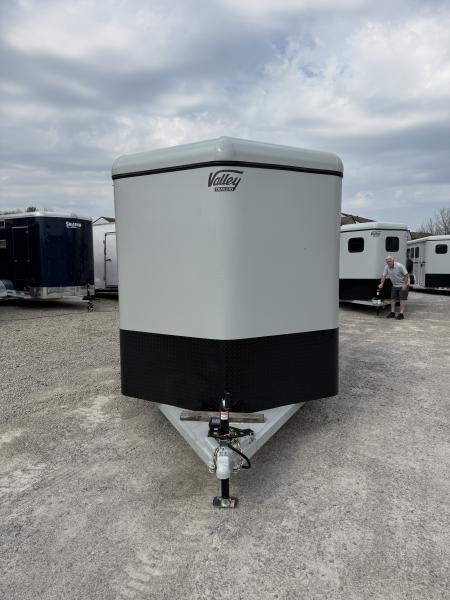 New 2026 Valley Trailers 2 Horse Slant Load Deluxe 7' Tall