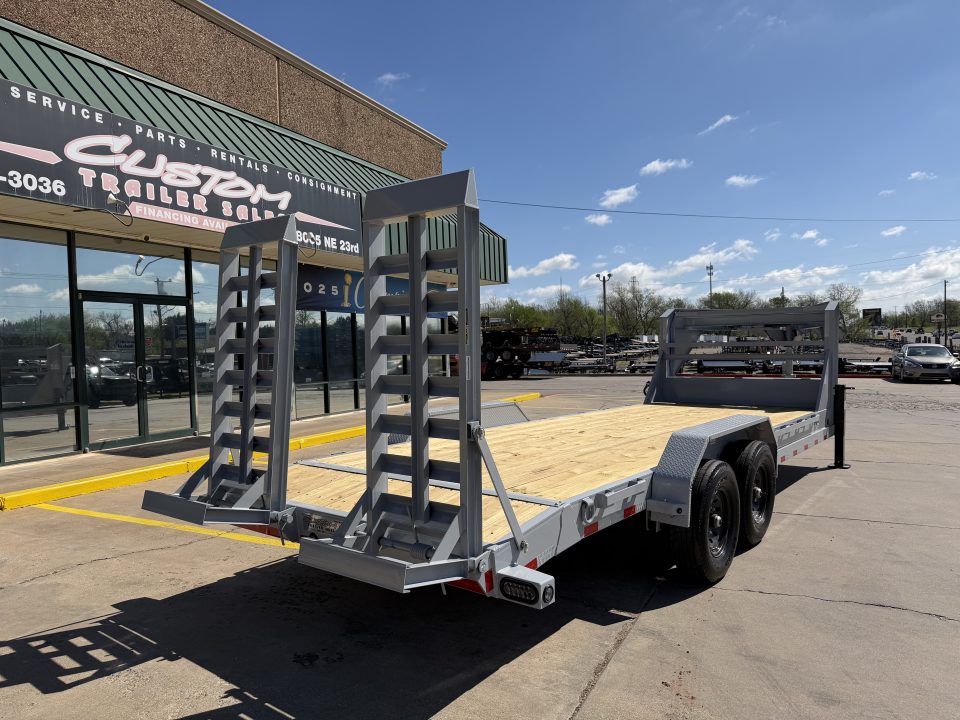 New #382309 2026 LOAD TRAIL GC 22 X 83 TANDEM AXLE 14K GOOSENECK EQUIPMENT HAULER W/ FOLD UP RAMPS & 14 PLY TIRES