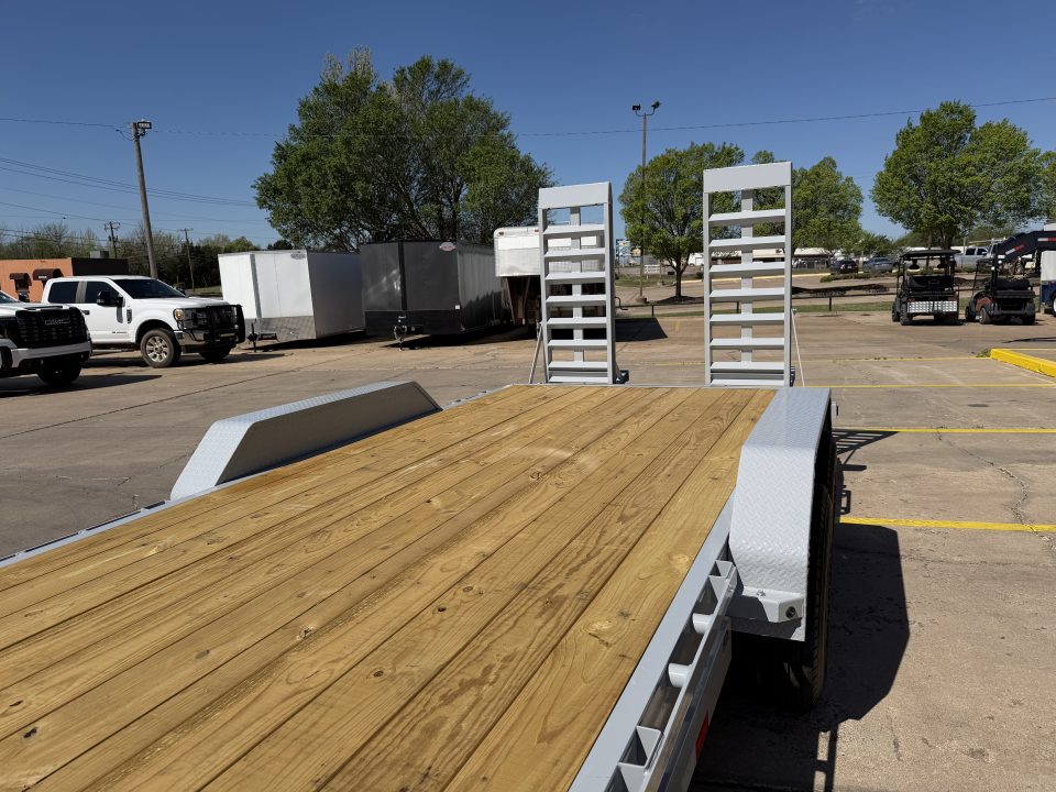 New #382309 2026 LOAD TRAIL GC 22 X 83 TANDEM AXLE 14K GOOSENECK EQUIPMENT HAULER W/ FOLD UP RAMPS & 14 PLY TIRES