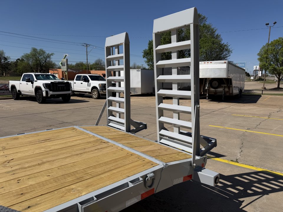 New #382309 2026 LOAD TRAIL GC 22 X 83 TANDEM AXLE 14K GOOSENECK EQUIPMENT HAULER W/ FOLD UP RAMPS & 14 PLY TIRES