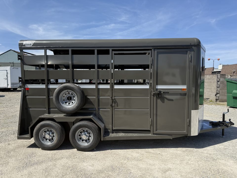 New 2026 Valley Trailers 2 HORSE STRAIGHT LOAD w/ RAMP & FRONT TACK >> EXTRA TALL & WIDE Horse Trailer