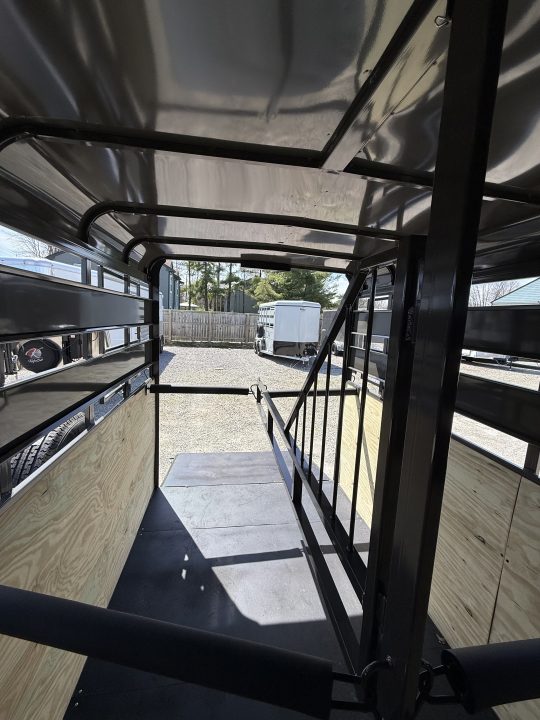 New 2026 Valley Trailers 2 HORSE STRAIGHT LOAD w/ RAMP & FRONT TACK >> EXTRA TALL & WIDE Horse Trailer