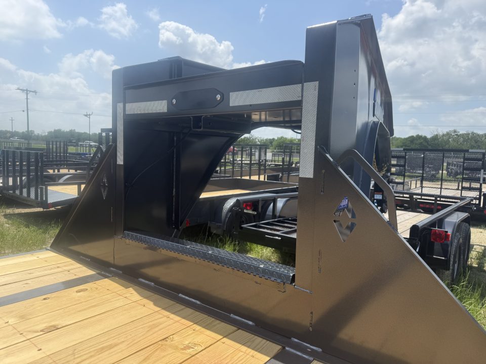 New 2026 Diamond C Trailers FMAX212 102X30 MR Gooseneck Bodies