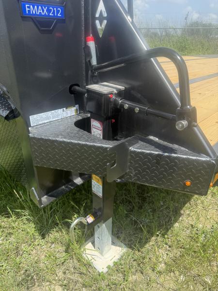 New 2026 Diamond C Trailers FMAX212 102X30 MR Gooseneck Bodies