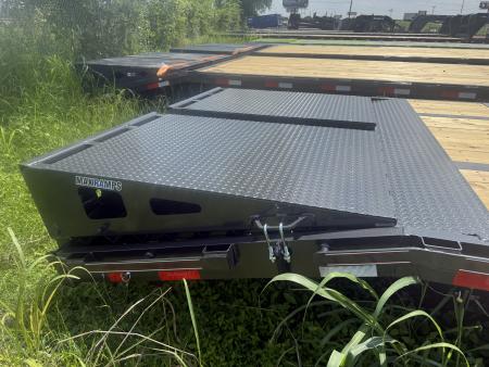New 2026 Diamond C Trailers FMAX212 102X30 MR Gooseneck Bodies
