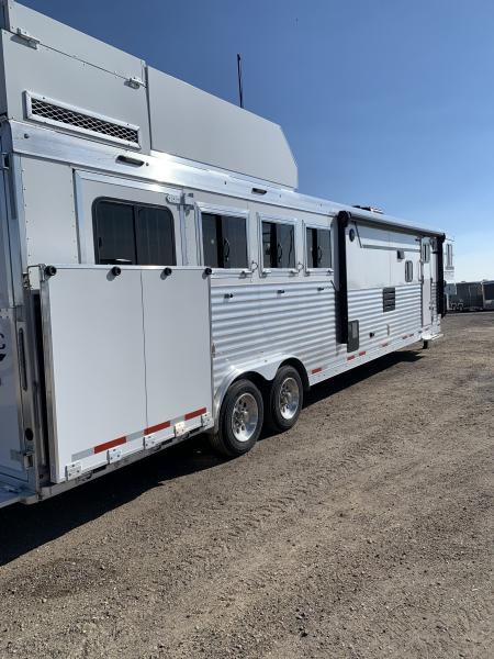 New 2026 SMC 8414SSRB Horse Trailer