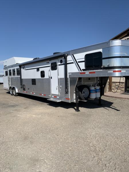 New 2026 SMC 8414SSRB Horse Trailer
