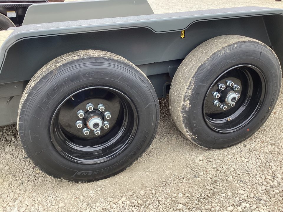 New 2026 B&B TBCT2216ET Tilt Trailer