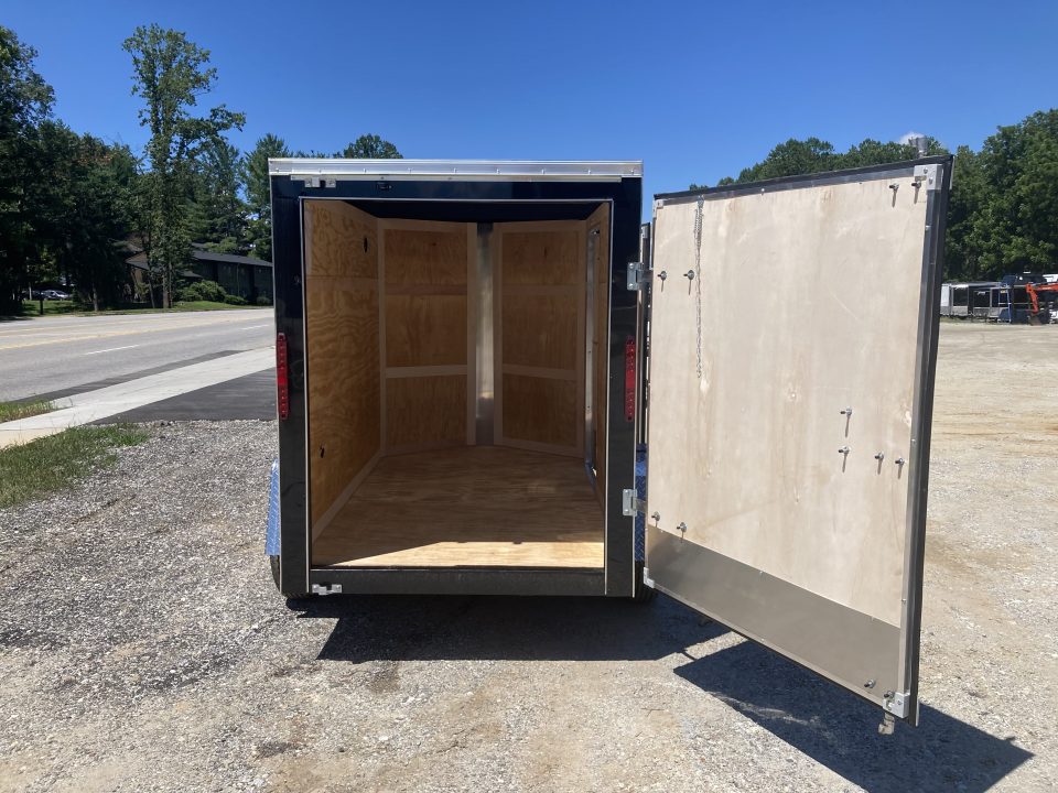 New 2026 Homesteader Trailer / Intrepid Series / 5x8 / 5'6" Interior Height / Single Swing Rear Door / 32" Side Door / 24" Stoneguard / Black Aluminum