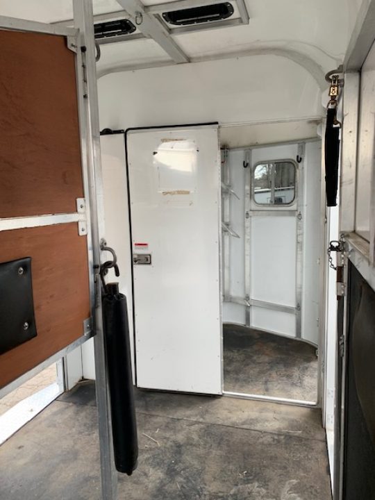 Used 2012 Trailers USA 2h Thorobred D/room Horse Trailer