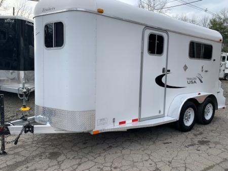 Used 2012 Trailers USA 2h Thorobred D/room Horse Trailer
