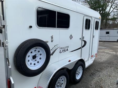 Used 2012 Trailers USA 2h Thorobred D/room Horse Trailer