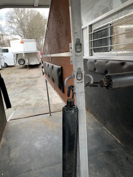 Used 2012 Trailers USA 2h Thorobred D/room Horse Trailer