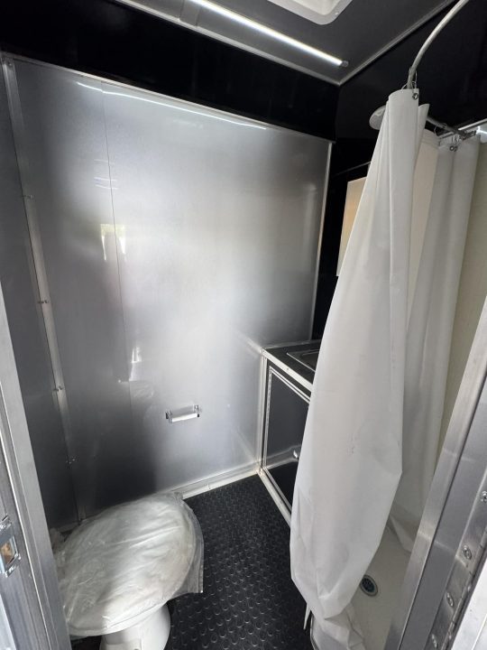 Used 2022 Continental Cargo 8.5X34 GREAT CONDITION USED RACE TRAILER BATHROOM PACKAGE Car / Racing Trailer