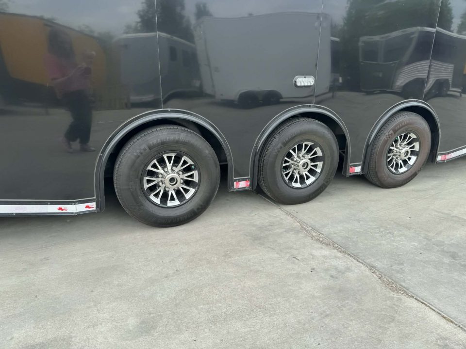 Used 2022 Continental Cargo 8.5X34 GREAT CONDITION USED RACE TRAILER BATHROOM PACKAGE Car / Racing Trailer