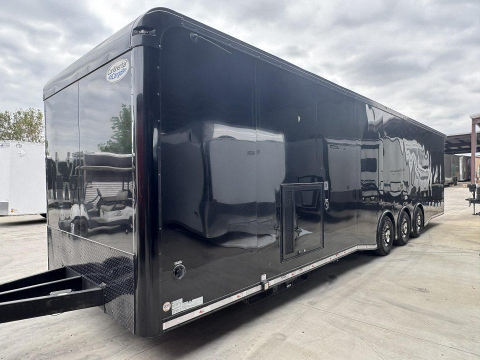 Used 2022 Continental Cargo 8.5X34 GREAT CONDITION USED RACE TRAILER BATHROOM PACKAGE Car / Racing Trailer