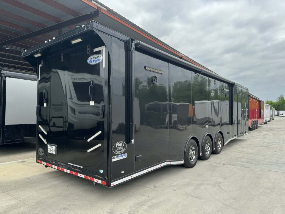 Used 2022 Continental Cargo 8.5X34 GREAT CONDITION USED RACE TRAILER BATHROOM PACKAGE Car / Racing Trailer