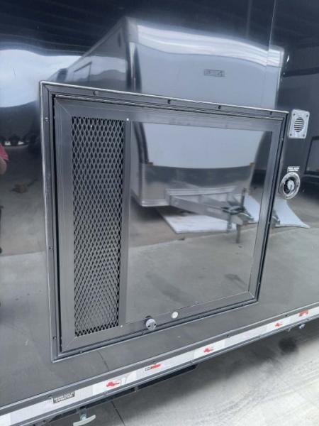 Used 2022 Continental Cargo 8.5X34 GREAT CONDITION USED RACE TRAILER BATHROOM PACKAGE Car / Racing Trailer