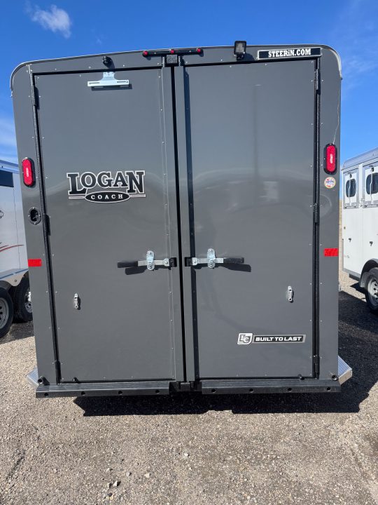 New 2026 Logan Coach 3H BULLSEYE BH Horse Trailer
