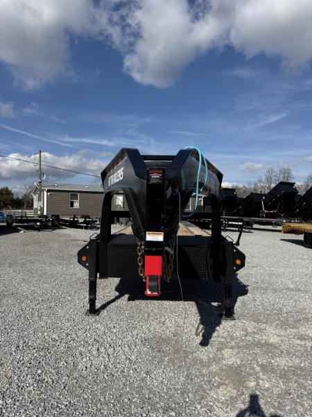 New 2026 PJ Trailers 102X36 GOOSENECK TRIPLE AXLE 21K GVWR Flatbed Trailer