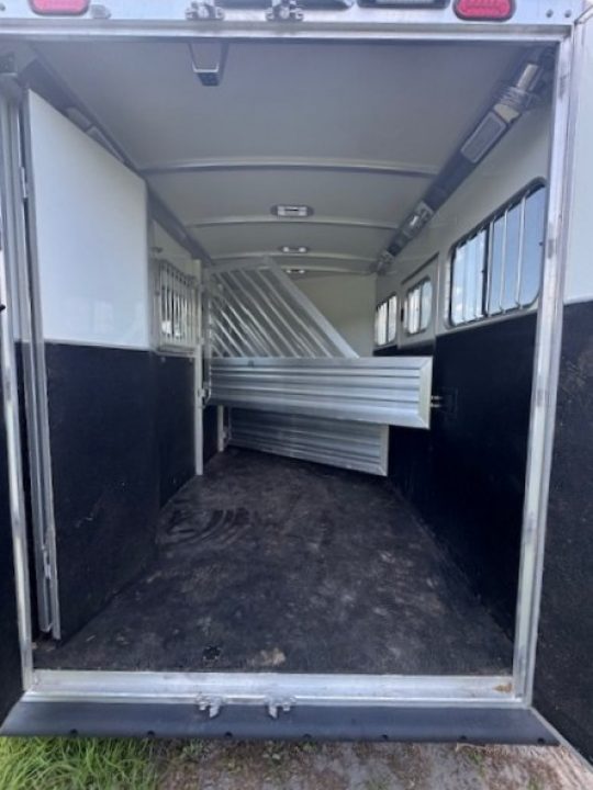 Used 2017 Cimarron Trailers Norstar 3H GN Horse Trailer