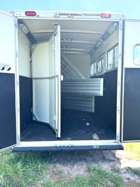 Used 2017 Cimarron Trailers Norstar 3H GN Horse Trailer